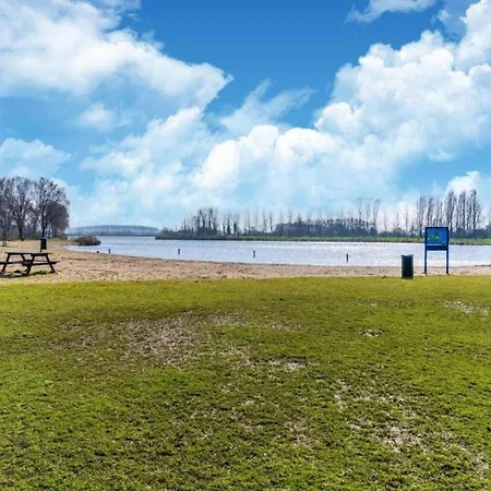 By Water Near Rotterdam And Zeeland Holiday home Simonshaven