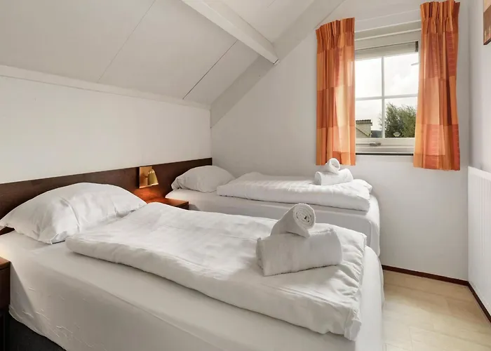 Vakantiehuis By Water Near Rotterdam And Zeeland Simonshaven