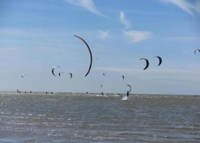 By Water Near Rotterdam And Zeeland * Simonshaven