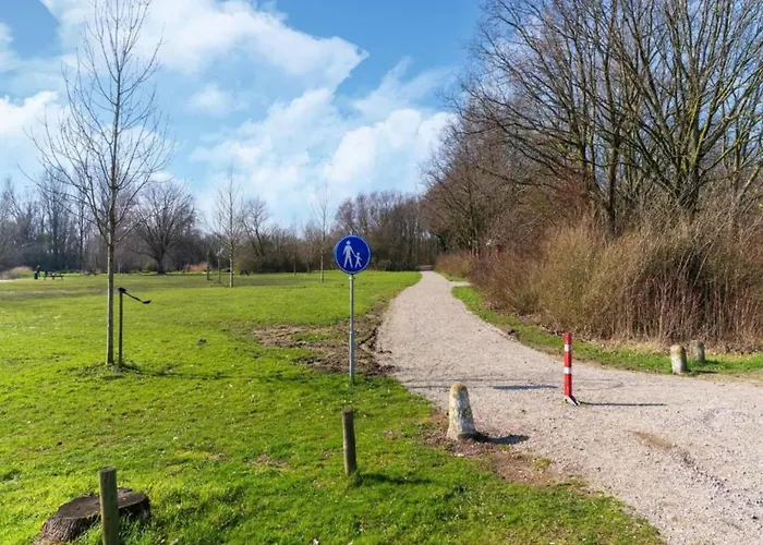 By Water Near Rotterdam And Zeeland * Simonshaven